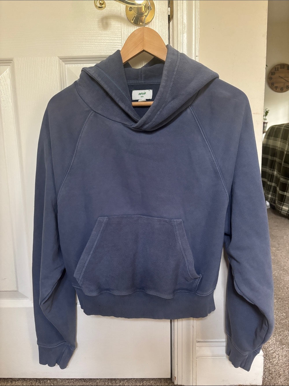 Aerie Women’s medium Blue Cropped Hoodie Sweatshirt